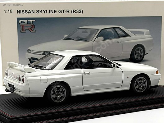 1:18 Nissan Skyline GT-R R32 Crystal White 1992 - Autoart on