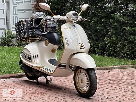 Vespa / 946 125 i.e. / NASYONEL VESPA 946 CHRISTIAN DIOR LIMITED EDITION  ABS LED 0 KM at  - 933777023