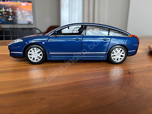Burago Diecast Model 1:18 Citroën Araba - 1322163269