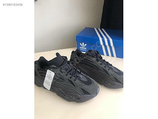 adidas yeezy boots 700