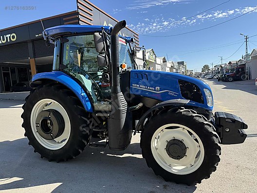 Machinery / Agricultural Machines / Tractors / New Holland / TD5.90