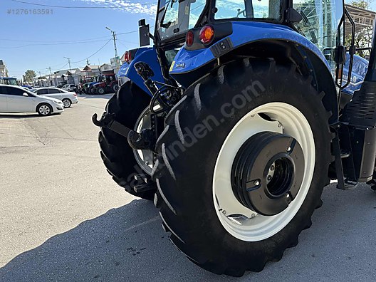 Machinery / Agricultural Machines / Tractors / New Holland / TD5.90