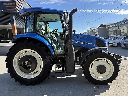 Machinery / Agricultural Machines / Tractors / New Holland / TD5.90