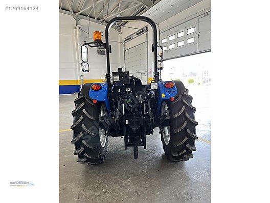 Machinery / Agricultural Machines / Tractors / New Holland / T3.70B