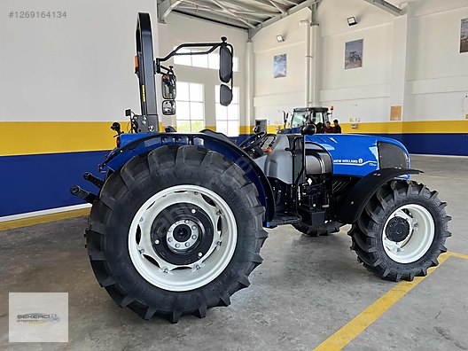 Machinery / Agricultural Machines / Tractors / New Holland / T3.70B