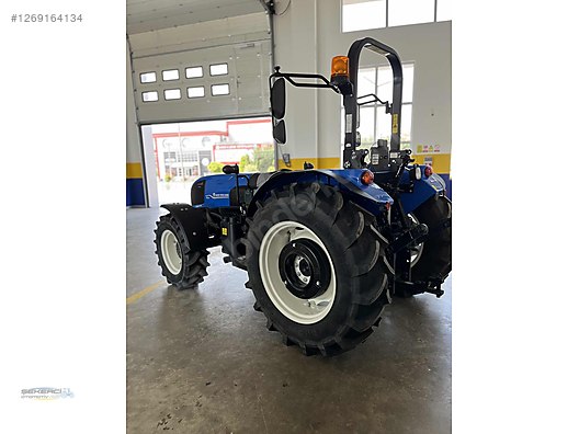 Machinery / Agricultural Machines / Tractors / New Holland / T3.70B