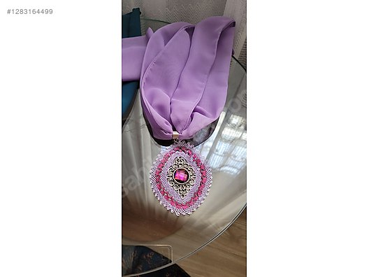 Used & Brand New Items / Clothing & Accessories / Women / Accessories / Foulard