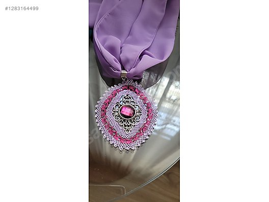 Used & Brand New Items / Clothing & Accessories / Women / Accessories / Foulard