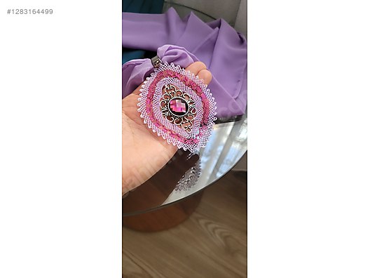 Used & Brand New Items / Clothing & Accessories / Women / Accessories / Foulard