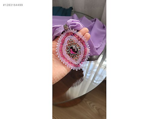 Used & Brand New Items / Clothing & Accessories / Women / Accessories / Foulard