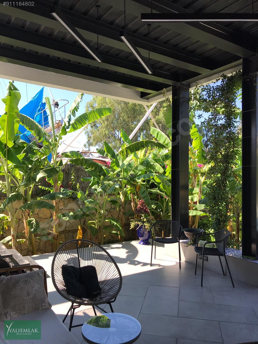 Bodrum Yalıçiftlik Sahilde Satılık Çok Özel Müstakil Villa Satılık