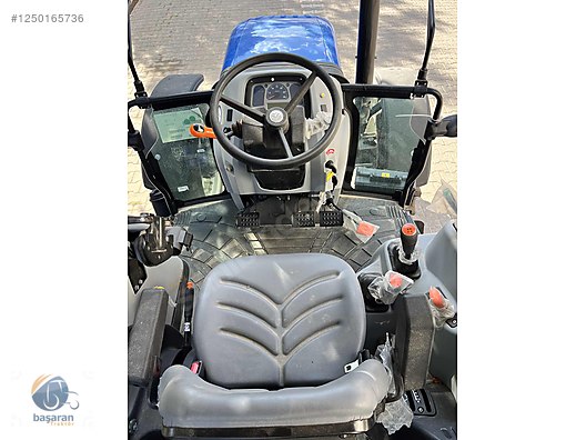 Machinery / Agricultural Machines / Tractors / New Holland / T4.70S