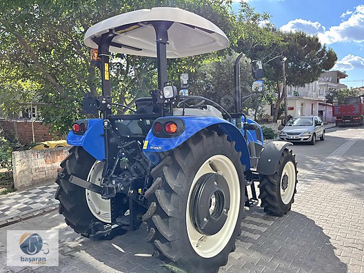 Machinery / Agricultural Machines / Tractors / New Holland / T4.70S