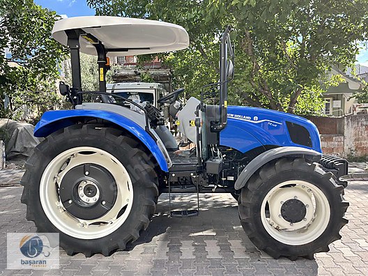 Machinery / Agricultural Machines / Tractors / New Holland / T4.70S