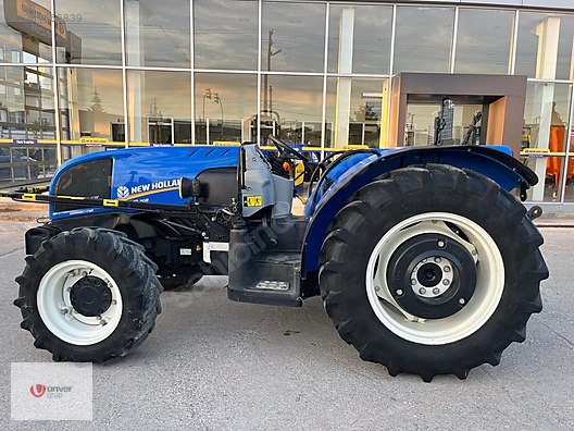 Machinery / Agricultural Machines / Tractors / New Holland / T3.70B