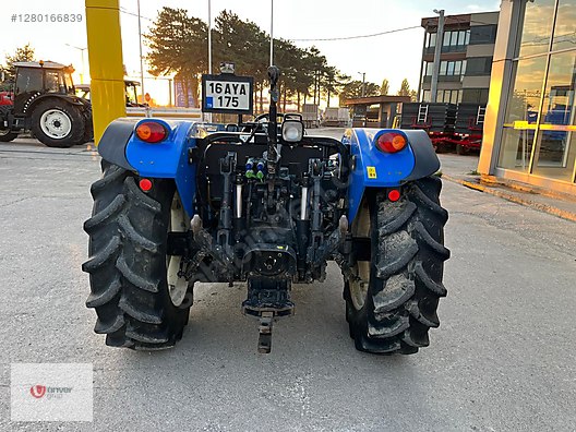Machinery / Agricultural Machines / Tractors / New Holland / T3.70B