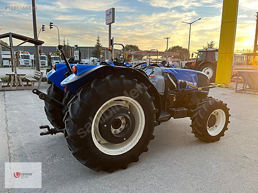 Machinery / Agricultural Machines / Tractors / New Holland / T3.70B