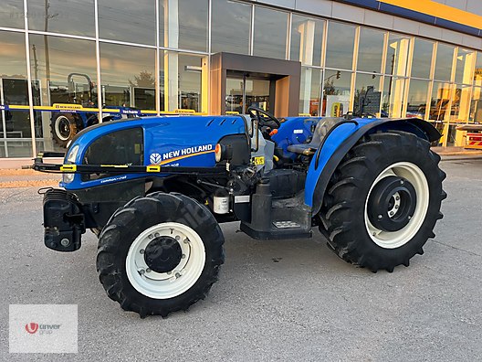 Machinery / Agricultural Machines / Tractors / New Holland / T3.70B