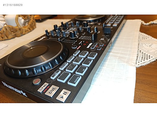 Sıfır Ayarında Numark Mixtrack Platinum FX - Evde Çok Az Kullanı