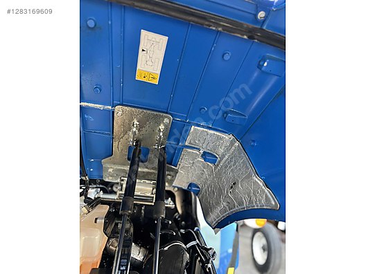 Machinery / Agricultural Machines / Tractors / New Holland / T4.60S