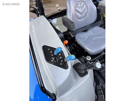 Machinery / Agricultural Machines / Tractors / New Holland / T4.60S