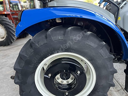 Machinery / Agricultural Machines / Tractors / New Holland / T4.60S