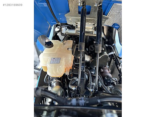 Machinery / Agricultural Machines / Tractors / New Holland / T4.60S