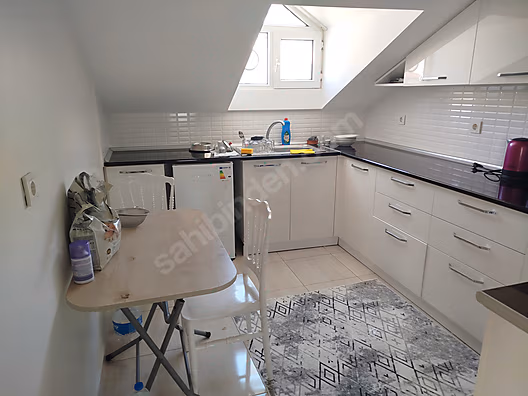 BAYRAMPAŞA KİRALIK ÇATI KATI DAİRE #1280170600