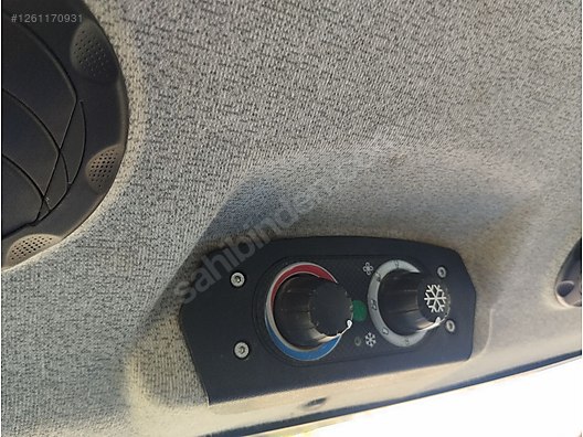 Machinery / Agricultural Machines / Tractors / New Holland / T4.70S