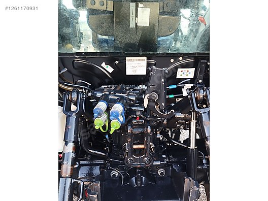 Machinery / Agricultural Machines / Tractors / New Holland / T4.70S