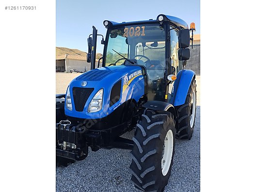 Machinery / Agricultural Machines / Tractors / New Holland / T4.70S
