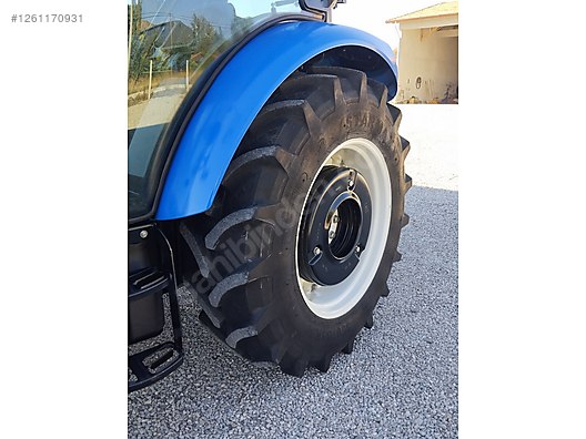 Machinery / Agricultural Machines / Tractors / New Holland / T4.70S