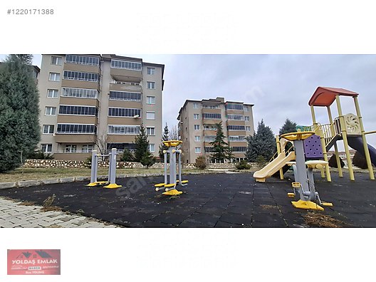 Yoldaş Emlak'tan satılık tertemiz 3+1 geniş daire #1220171388