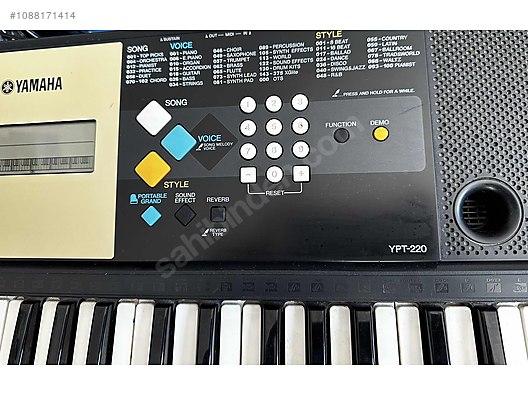 Yamaha ypt 220 sale keyboard touch sensitive