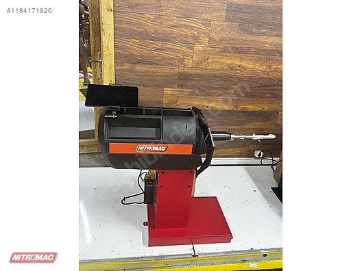 Lastik Balans Makinesi - Otomotiv Endüstri Makineleri