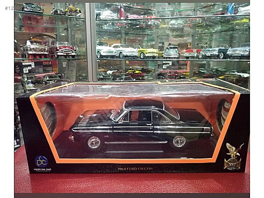 Road Signature Diecast Model 1:18 Ford Araba 1209173940