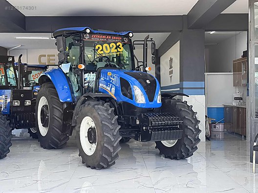 Machinery / Agricultural Machines / Tractors / New Holland / TR5.100
