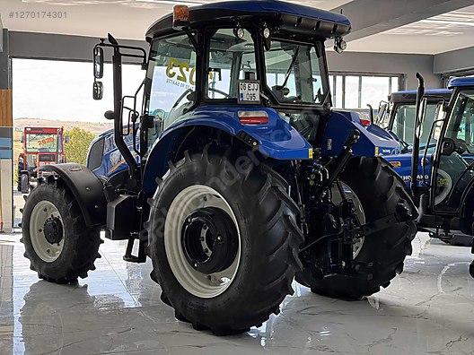 Machinery / Agricultural Machines / Tractors / New Holland / TR5.100