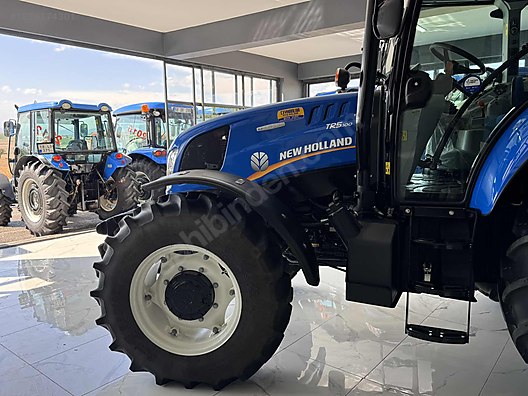 Machinery / Agricultural Machines / Tractors / New Holland / TR5.100
