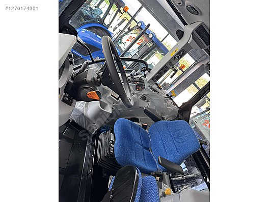 Machinery / Agricultural Machines / Tractors / New Holland / TR5.100