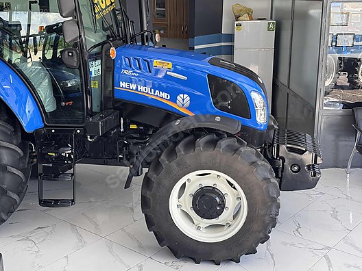 Machinery / Agricultural Machines / Tractors / New Holland / TR5.100