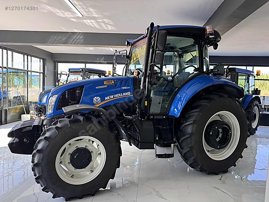 Machinery / Agricultural Machines / Tractors / New Holland / TR5.100