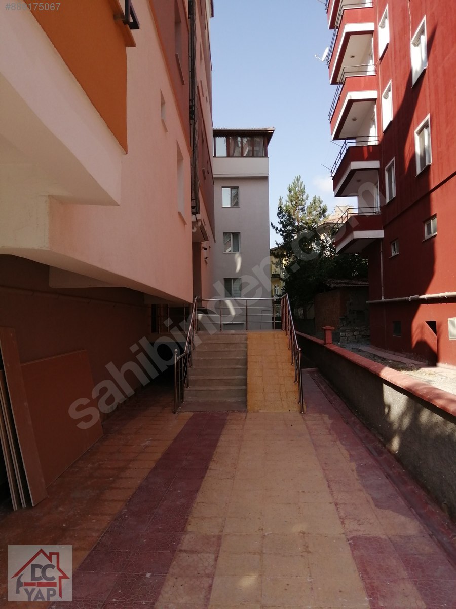 ÇORUM BAHÇELİEVLER MAH. MAHSUNİŞERİFPARKI CİVARI SATLIK3+1 DAİRE