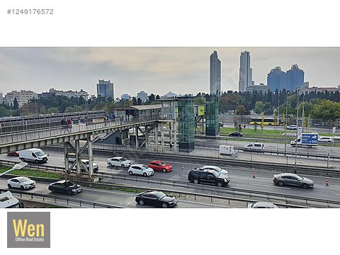 Metrobüs Durağının Hemen Yanında Otoparklı Kiralık 3+1 Daire