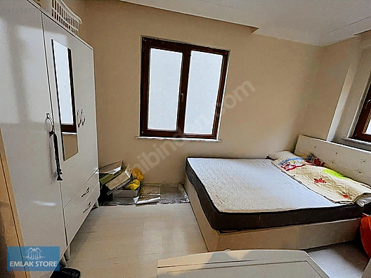 YEDİTEPE ÜNİ KARŞISI MİNİBÜS CADDESİNDE ARAKAT SATILIK 1+1 DAİRE ...