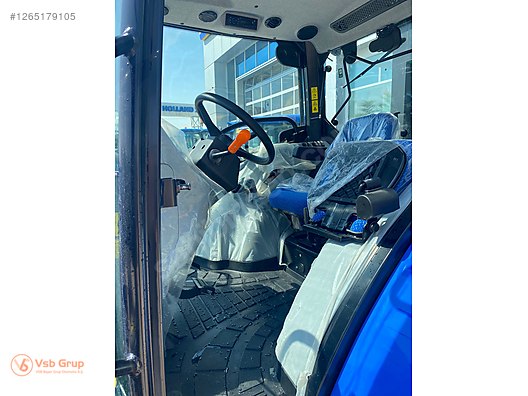 Machinery / Agricultural Machines / Tractors / New Holland / T5.100S 