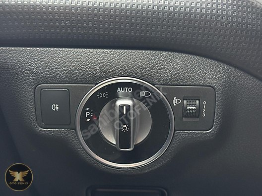 OTOFENİX 2013 MERCEDES 180 CDI BLUEEFFICIENCY STYLE 182.917 KM
