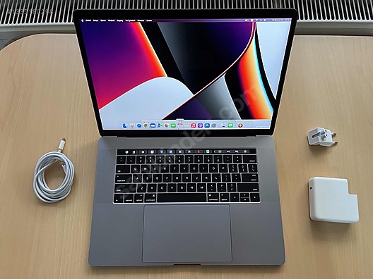 Apple Macbook / AŞIRI TEMİZ MACBOOK PRO RETİNA TOUCHBAR +i7HQ +AMD
