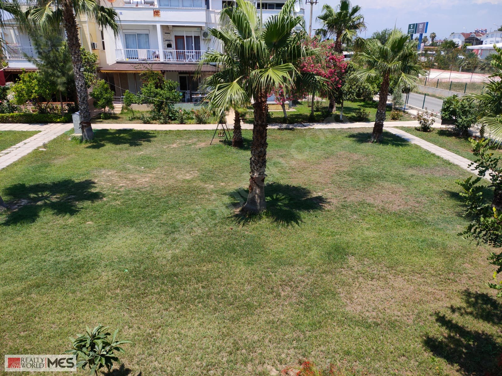 BOĞAZKENT�TE HAVUZLU SİTEDE DENİZE YAKIN 2+1 KATTA YAZLIK Satılık