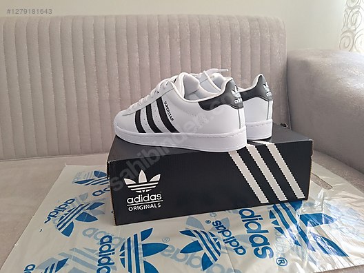 Used & Brand New Items / Clothing & Accessories / Women / Shoes / Sneakers